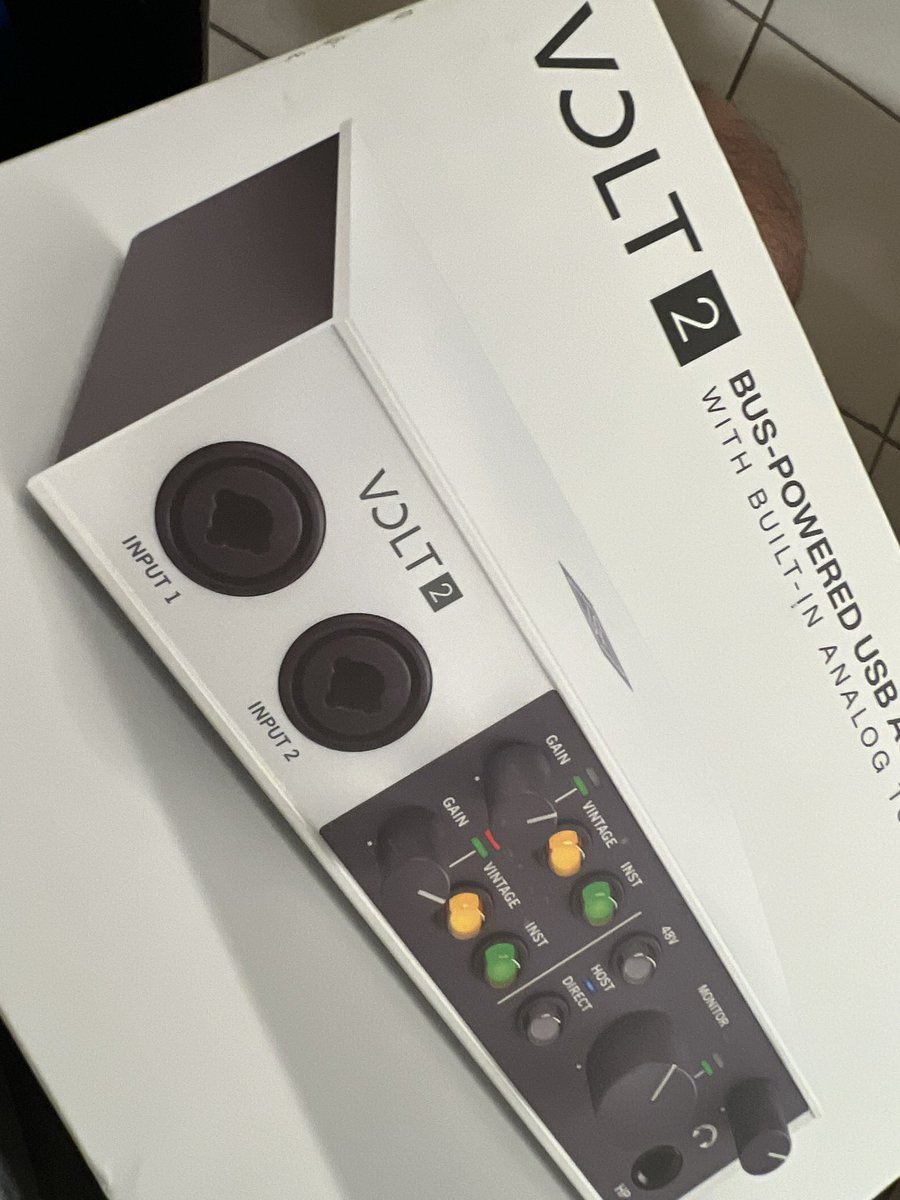 40calfully's tweet photo. UA Volt 2 plug interface makes music making simplified https://t.co/AZFgb53yHL