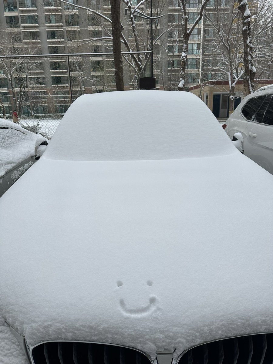 peking's tweet photo. 今年冬天第一场雪～ https://t.co/Rw6noQYWYk