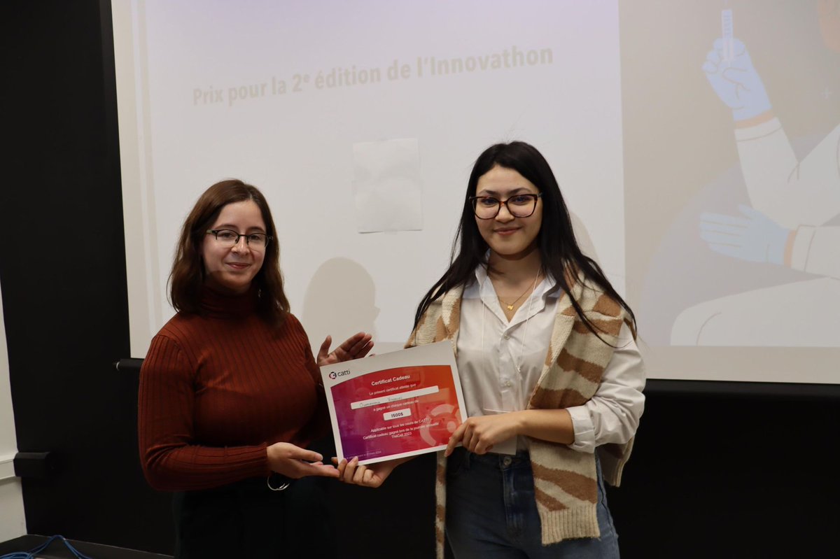 AxeMedReg's tweet photo. Félicitations à Davaine Joel Ndongo Sonfack, Oumayma Hayouni, Elias Cuartas et Ludivine Dubourget qui se sont vu remettre le 2ème prix de présentation et à Oumayma Hayouni pour son prix de participation lors de l'Innovathon organisé par le Comité des Initiatives Étudiantes (CIÉ) https://t.co/y9bD9gHhMt