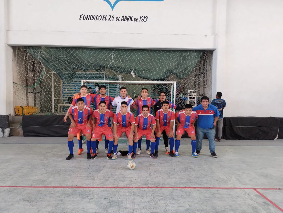 Se terminó el provincial para nosotros en octavos, perdiendo por penales con Sevilla de Pto. Madryn. Gracias reserva, por representarnos de esa manera, no solo a nosotros como hinchas sino que a la ciudad de Esquel. Sigamos por este camino y aguante la reserva ♥️💙