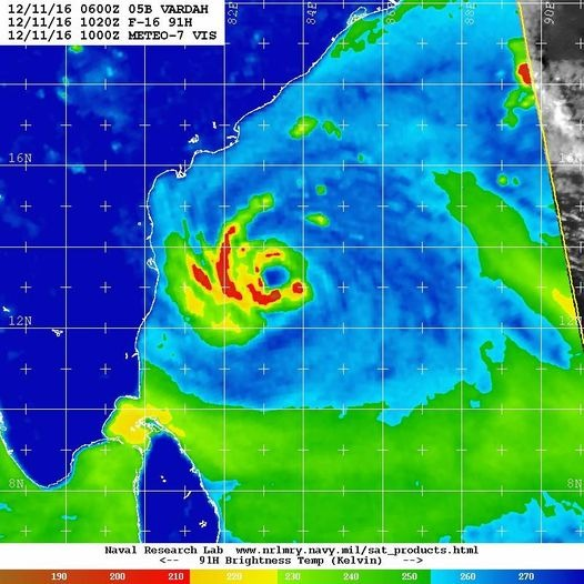 MasRainman's tweet photo. Recap of #Vardah #cyclone Same day 11.12.2016
Powerful #TC #Vardah is developing concentric eye-wall with intense convection wrapping around center. The Intrested one and sleepless Two nights while Tracking this Cyclone. https://t.co/lS8I9tV08G