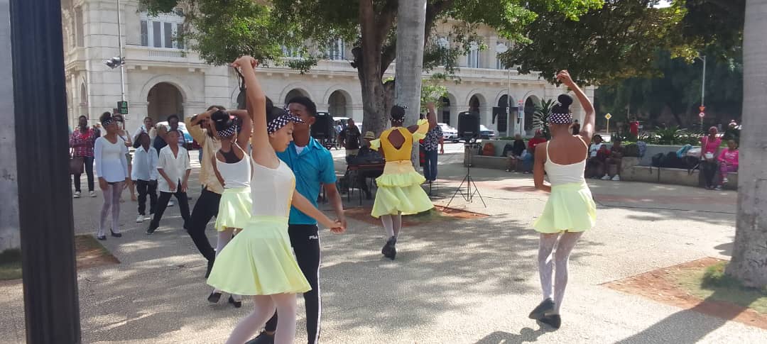Hoy 10 de diciembre, celebramos una jornada más de los #DerechosHumanos y la <a href="/UJCHABANA1/">UJCHABANA</a> tuvo la tarea de estar en un parque de cada mcpio para celebrar esta hermosa fecha. #CubanosConDerecho. <a href="/AylinAlvarezG/">Aylín Alvarez García</a> <a href="/UJCdeCuba/">UJC de Cuba</a> <a href="/PresidenciaCuba/">Presidencia Cuba 🇨🇺</a> <a href="/PartidoPCC/">Partido Comunista de Cuba</a> <a href="/QueipoRuiz/">Joel Queipo Ruíz</a>