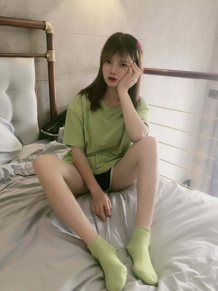 Godfucker88's tweet photo. 网图走一波 #反差婊 https://t.co/aWVU2o02kH