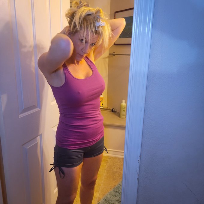 Before hair looks good...it looks like this... A night of foil and toil. https://t.co/vkcLwIXXp0