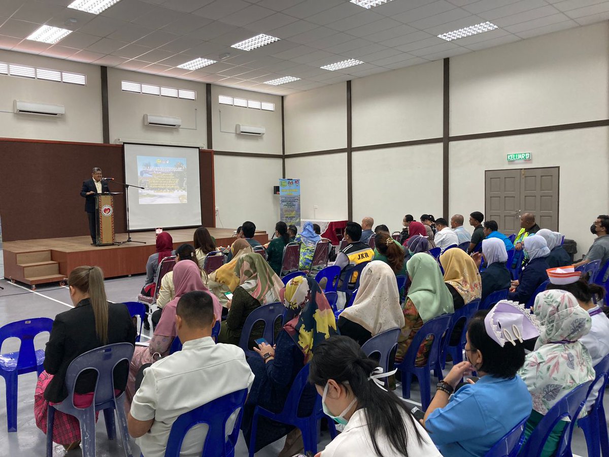 Majlis Penyerahan Siap Program Klinik Daif - Kerja-kerja Naiktaraf Sistem Penghawa Dingin Jenis Berpusat(AIR COOLED SYSTEM) Serta Lain-Lain Kerja Berkaitan Di Klinik Kesihatan Labuan, Wilayah Persekutuan Labuan. - Pelanggan Teruja Puas Hati Bersama JKR WP Labuan.