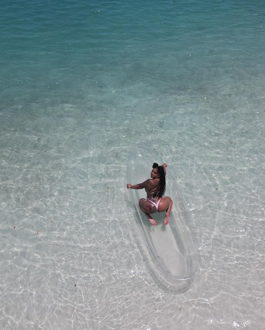 ✈️🏝️🖇️ https://t.co/oPd2bsHd3D