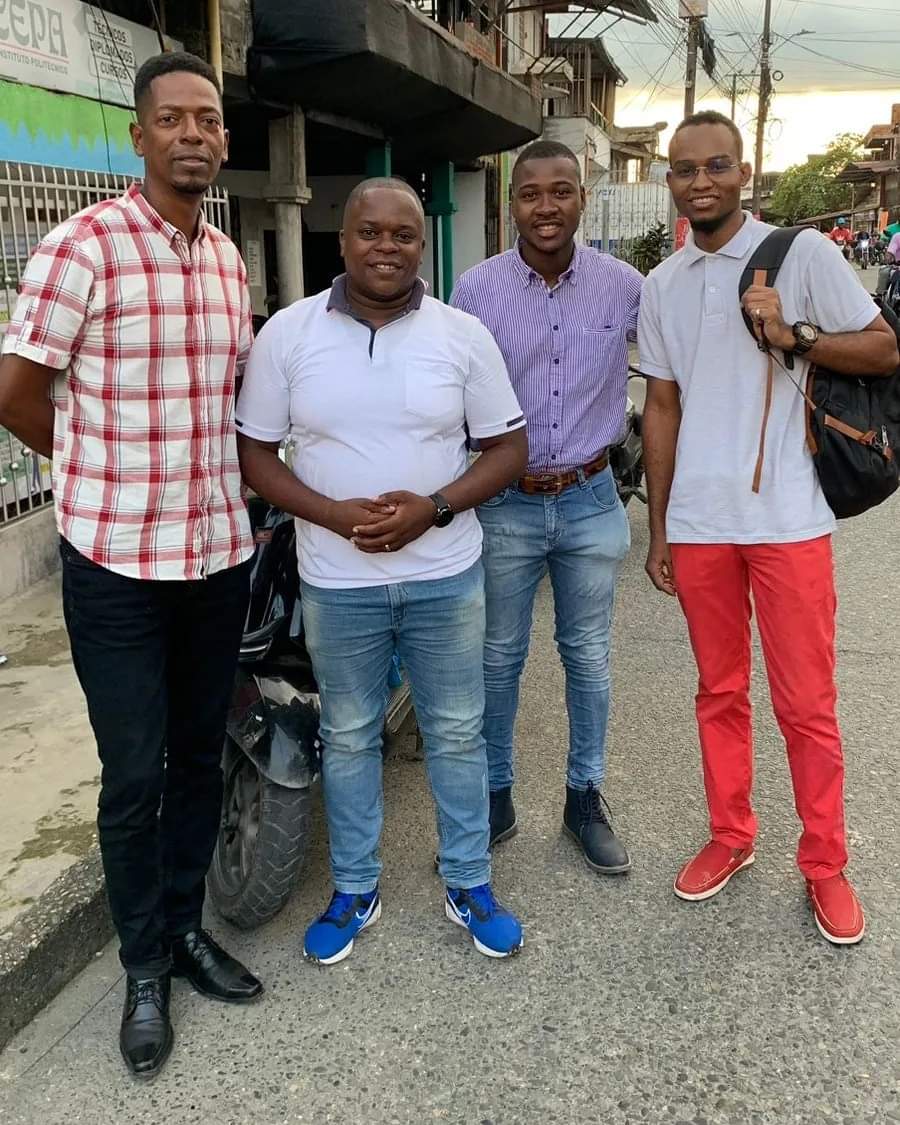 chocojoven's tweet photo. La reunión del equipo de comunicación juvenil de Chocó Joven para consolidar las piezas comunicativas de las acciones en los municipios de Istmina, Tadó, Condoto, unguia, bojaya, Río Sucio y Quibdó  suena como un paso importante. ¡Éxito en su labor de difusión y comunicación! https://t.co/zeKCj1Jonj
