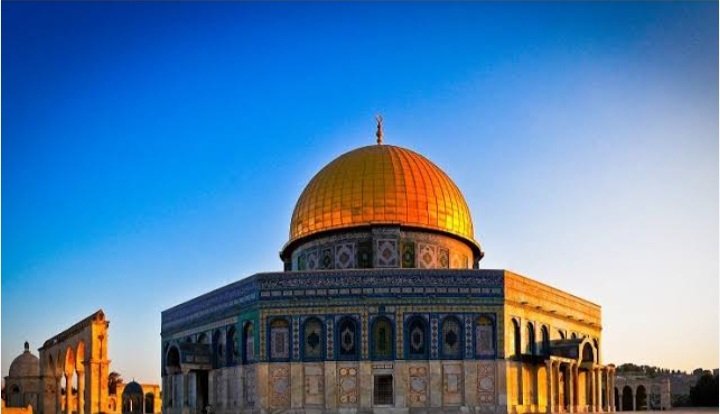 Elimizden geldiğince gücümüz yettiğince nefesimiz kesilene NEHIRDEN DENIZE ÖZGÜR FİLİSTİN olana kadar haykırmaya 
#StrikeForGaza 
#FreePalestine