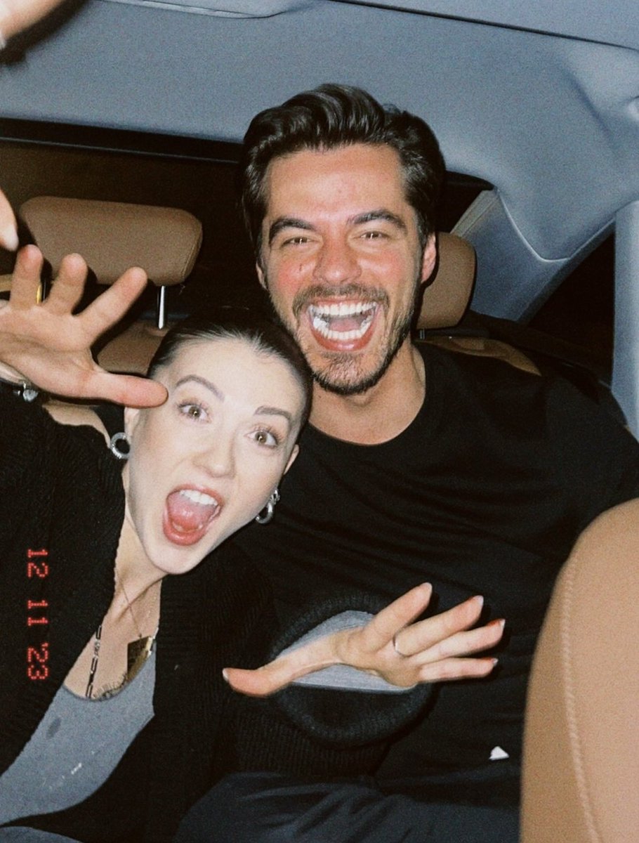 Burcu Özberk &amp; Berk Atan ile günümüzü açalım. Herkese günaydınlar 👋