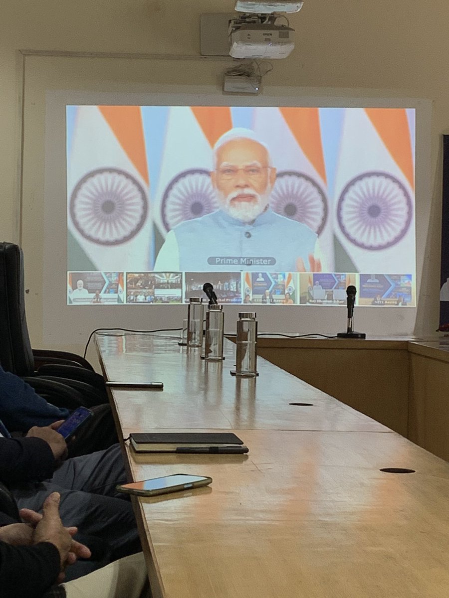 himadridelhi's tweet photo. ViksitBharat@2047 @OfficialIGNOU with Directors and Divisions’ Heads… #ViksitBharat #VikasitBharatSankalpYatra #ProgressiveIndia #EducateIndia #educate @NITIAayog @EduMinOfIndia https://t.co/l0FKPi1OeI
