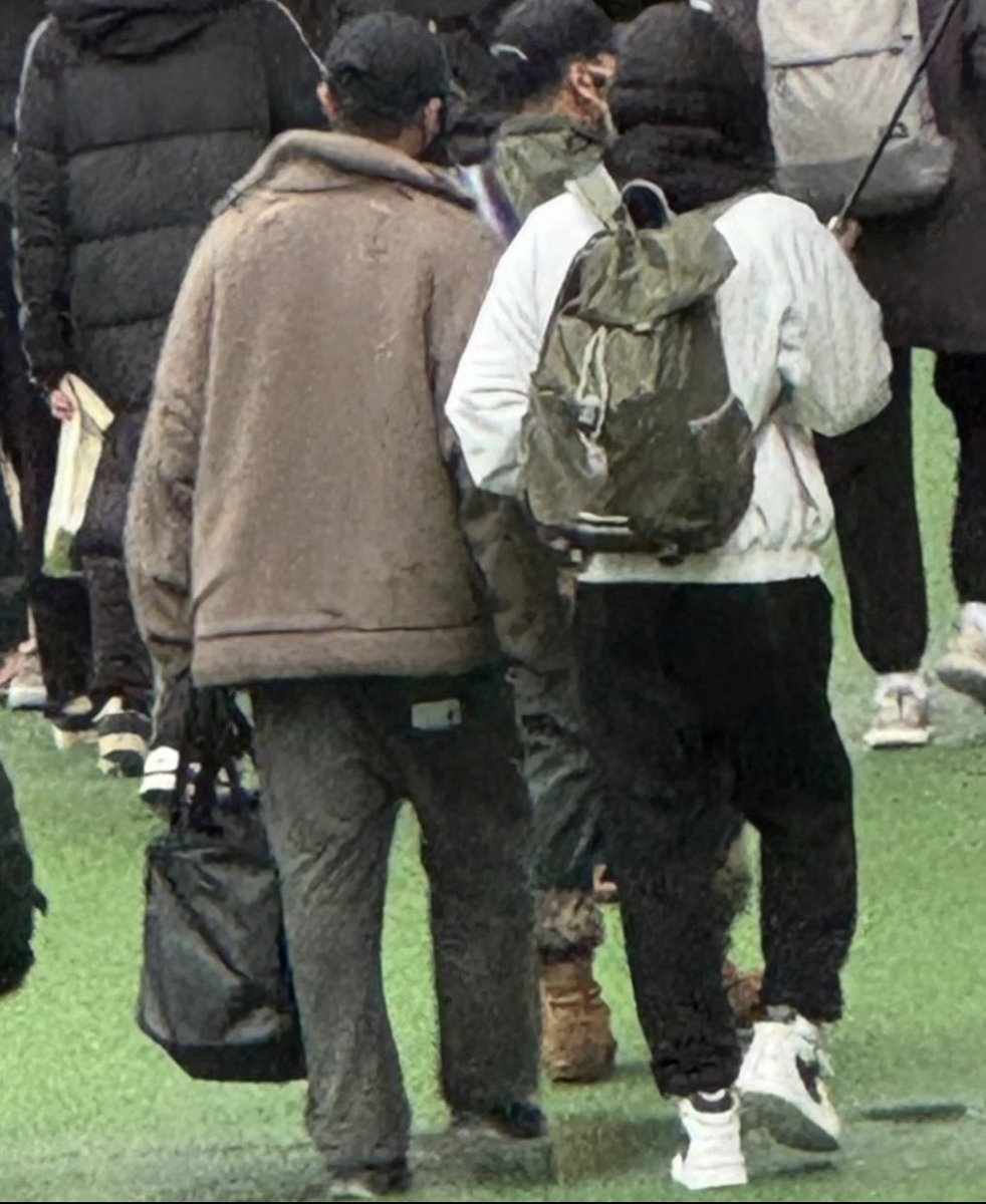 itscamitr's tweet image. 7am y yo estoy llorando por esta foto miren como van dios los amo demasiado