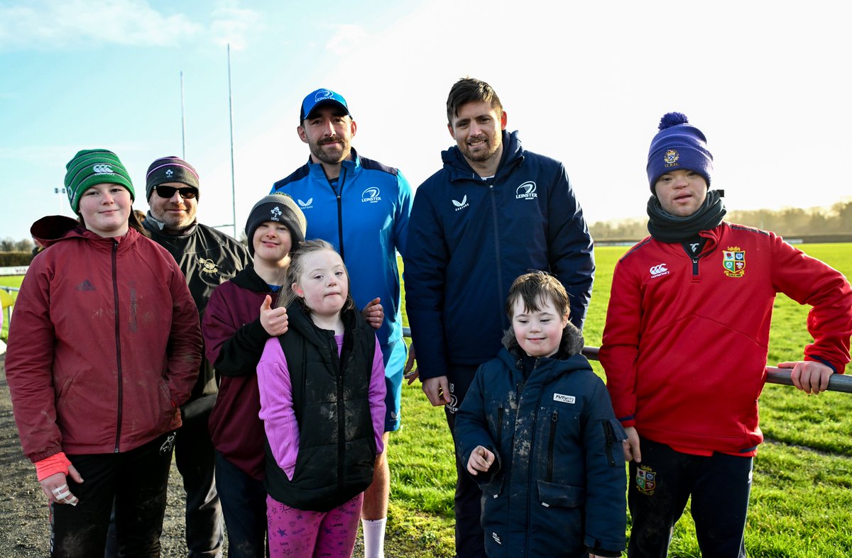 Two special guests at the @RoscreaRFC minis' Christmas party. 🥳 🧑‍🎄 Jack Conan and Ross Byrne popped in to enjoy some Christmas treats with the players in Roscrea RFC. 📸 | See the full gallery here: bit.ly/489VBAV #FromTheGroundUp @sportsfile