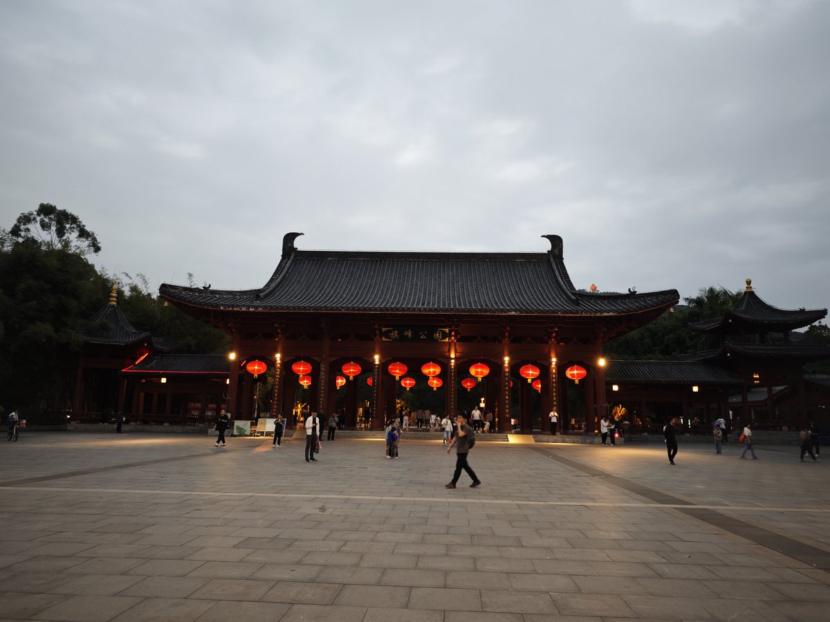 Shrwaesaqw1rMuO's tweet image. Do you love traditional Chinese style？

#ancientChinesearchitecture #park #scenery #architecture
