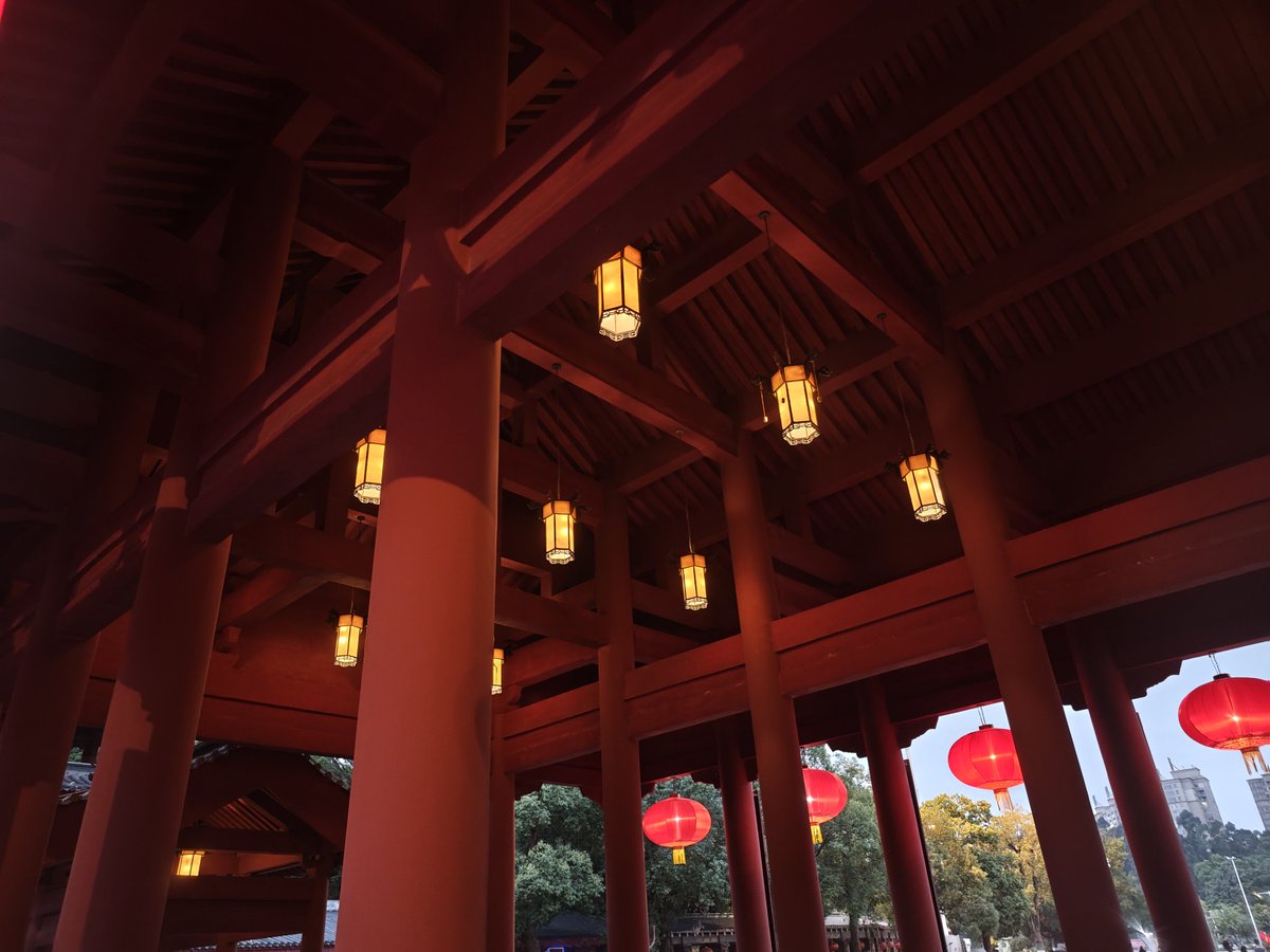 Shrwaesaqw1rMuO's tweet image. Do you love traditional Chinese style？

#ancientChinesearchitecture #park #scenery #architecture