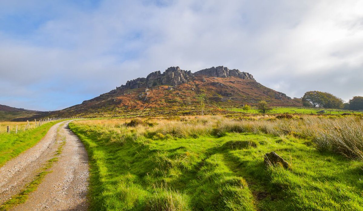 PeakDistrictWks's tweet image. One of the best walks in the Peak District, have you visited The Roaches yet?

We have this fab 7-mile route or also there's a 10-mile walk that includes Lud's Church too.

Oh, and don't forget to order your charity patch once you've done the walk!

peakdistrictwalks.net/the-roaches-wa…