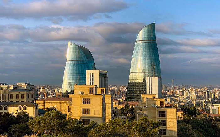 🌿🌍 Azerbaycan'ın başkenti Bakü, bir sonraki Birleşmiş Milletler İklim Değişikliği Konferansı'na (#COP29) ev sahipliği yapmaya hazırlanıyor.