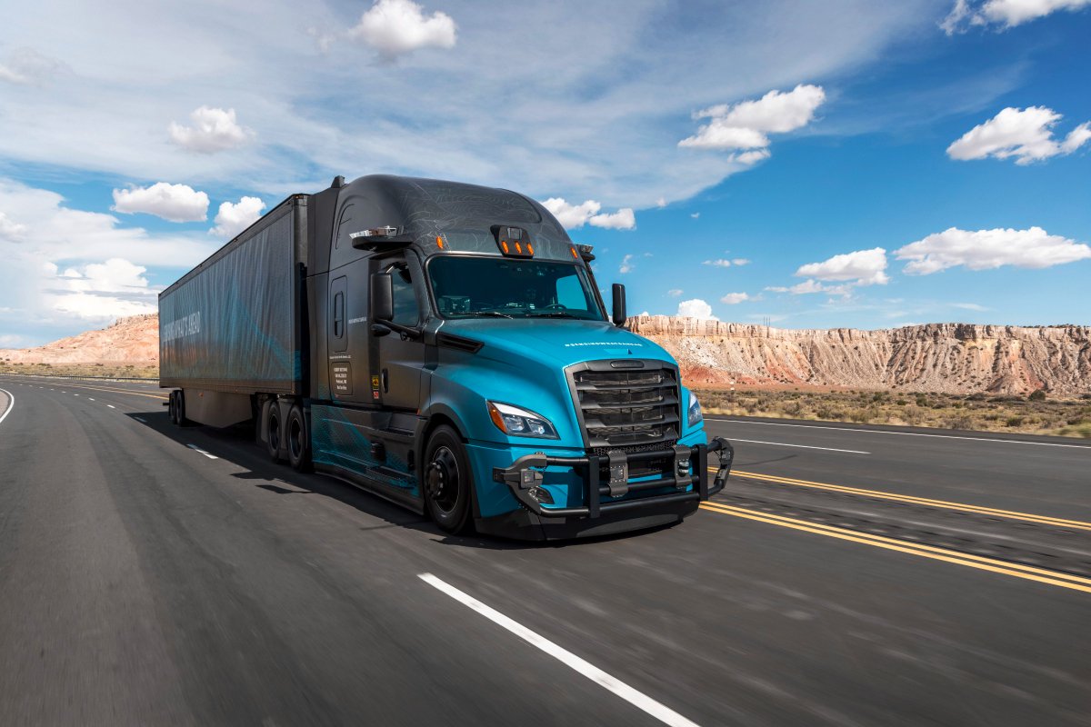 Fiction becomes reality: Why #AutonomousTrucking will elevate the #transportation industry - we just published this article by Joanna Buttler, Head of Global Autonomous Technology Group at #DaimlerTruck 🤖🚚

Read the full story in our Newsroom: dth.ag/ATStory