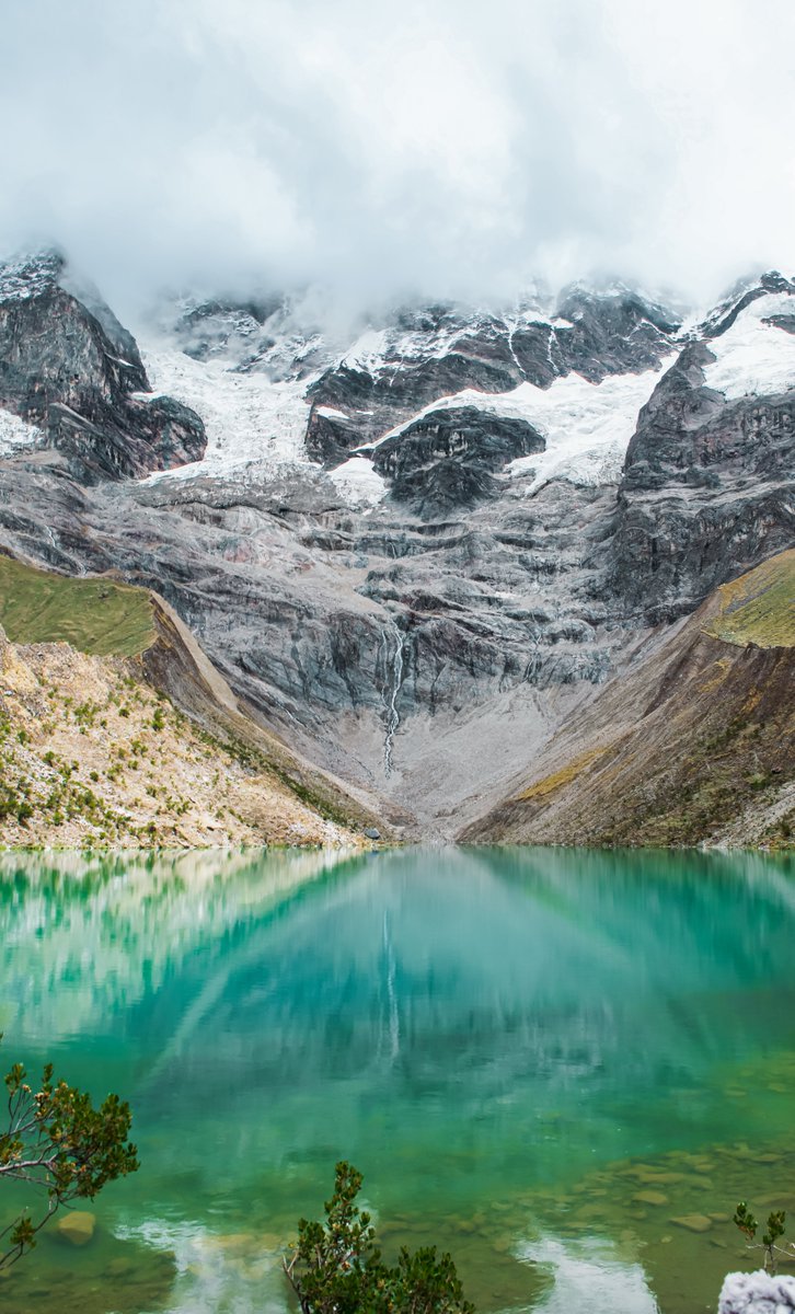 Decade2Restore's tweet photo. Billions of people depend on mountain ecosystems for water, food &amp; income. But 84% of mountain species are at risk of extinction. This Mountain Day #IMD2023, learn about #GenerationRestoration actions for #mountains https://t.co/KCKJyyveGS https://t.co/9DvhUr7E93