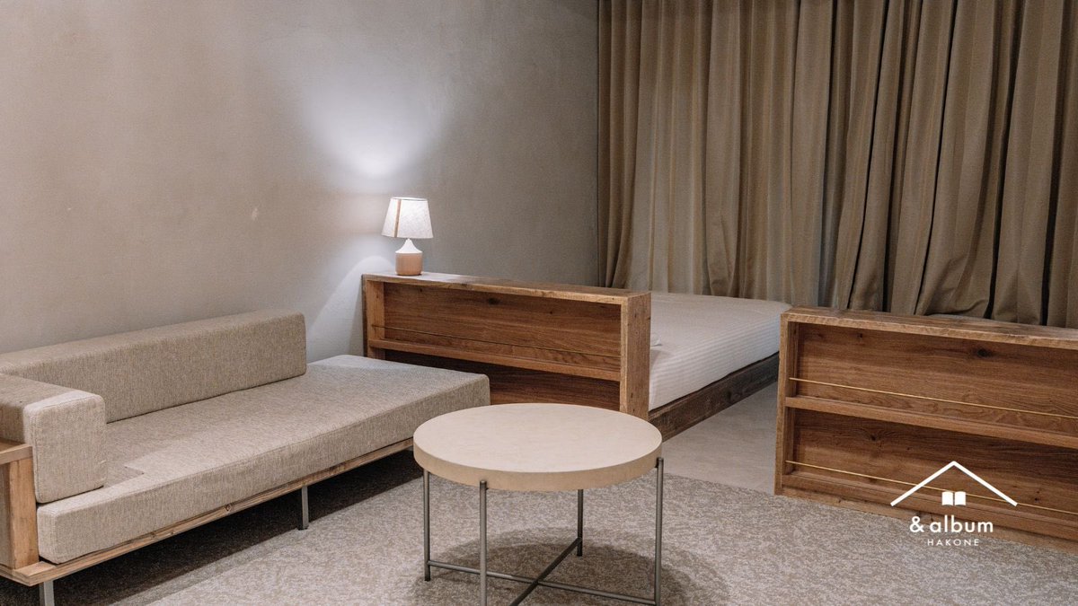 ■静かな個性 廊下に3部屋つづくベッドルーム。 すべてのお部屋が違う作りになっていて、 どの部屋で眠るか考えるのもまた、楽しい時間。 #箱根 #アンドアルバム