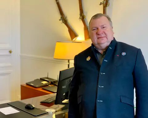 "L’Ukraine est un laboratoire pour nos futurs investissements", explique Emmanuel Chiva, Délégué général pour l’armement, dans un entretien exclusif.
varmatin.com/defense/-l-ukr…