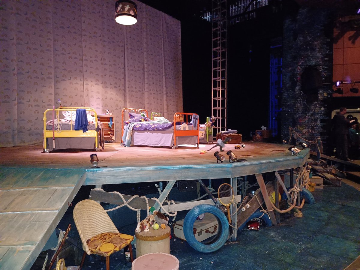 Lots of excitement from the <a href="/DCSJ_official/">Dean Close St John’s</a> Year 2-8s as they settle into their front row seats for the <a href="/ShermanTheatre/">Sherman Theatre / Theatr y Sherman</a> showing of Peter Pan. It should be fabulous! #DCSJDrama #DCSJPrep #DCSJOpportunity