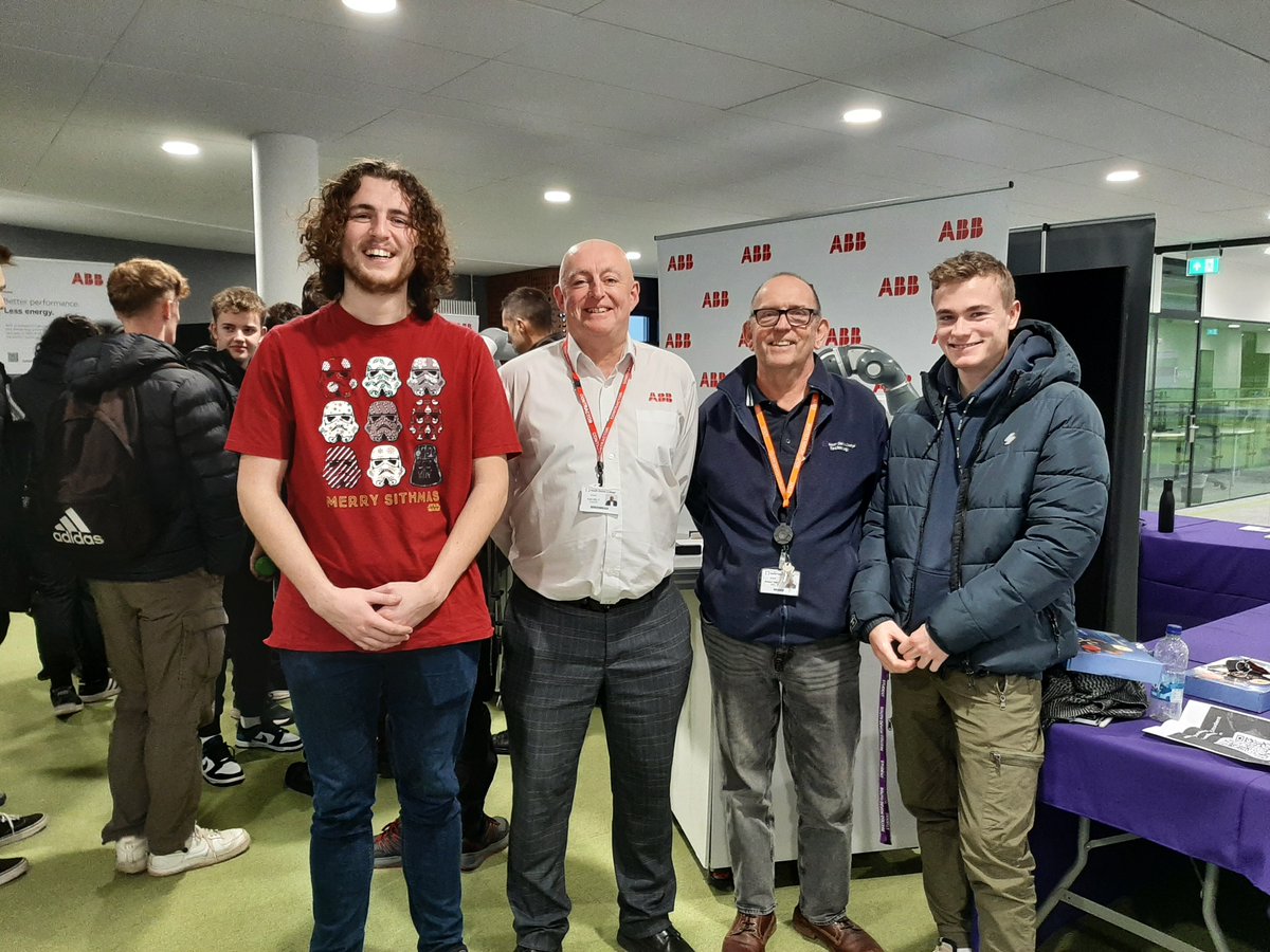 SDCHiTech's tweet image. Last week here at @sdcollege  we hosted an @ABB_UK  Technology Day, where our Hi Tech &amp;amp; Digital students &amp;amp; apprentices had the opportunity to engage in a Exhibition style event, alongside 2 bespoke seminars in Robotics &amp;amp; Electrification!

Thank you ABB, what a great day! 👨‍🏭