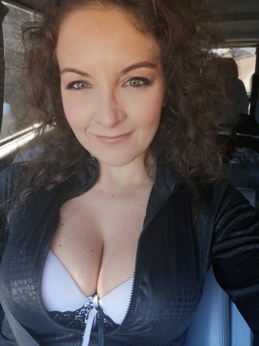 Bien dormi ? 👄 https://t.co/RmfH3bSDJy