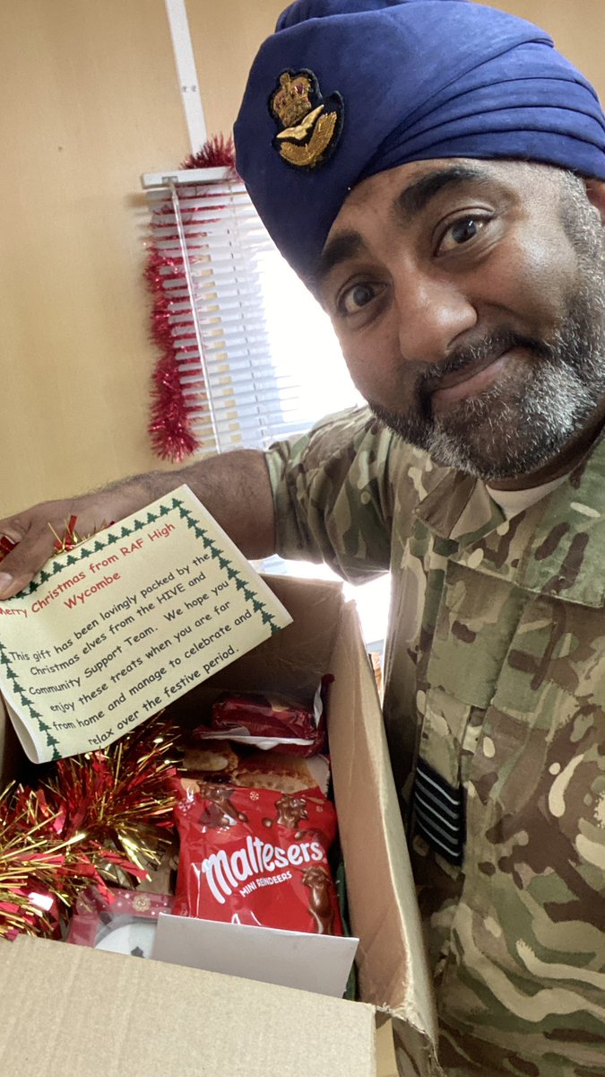 🎅🏽 Massive thanks to the @RAFHighWycombe Christmas Elves 🧝‍♂️ for sending me some festive treats and decorations whilst I’m deployed away! It’s the little things that make the difference when you’re away from your friends and family this time of year 🎄! #raffamily #noordinaryjob