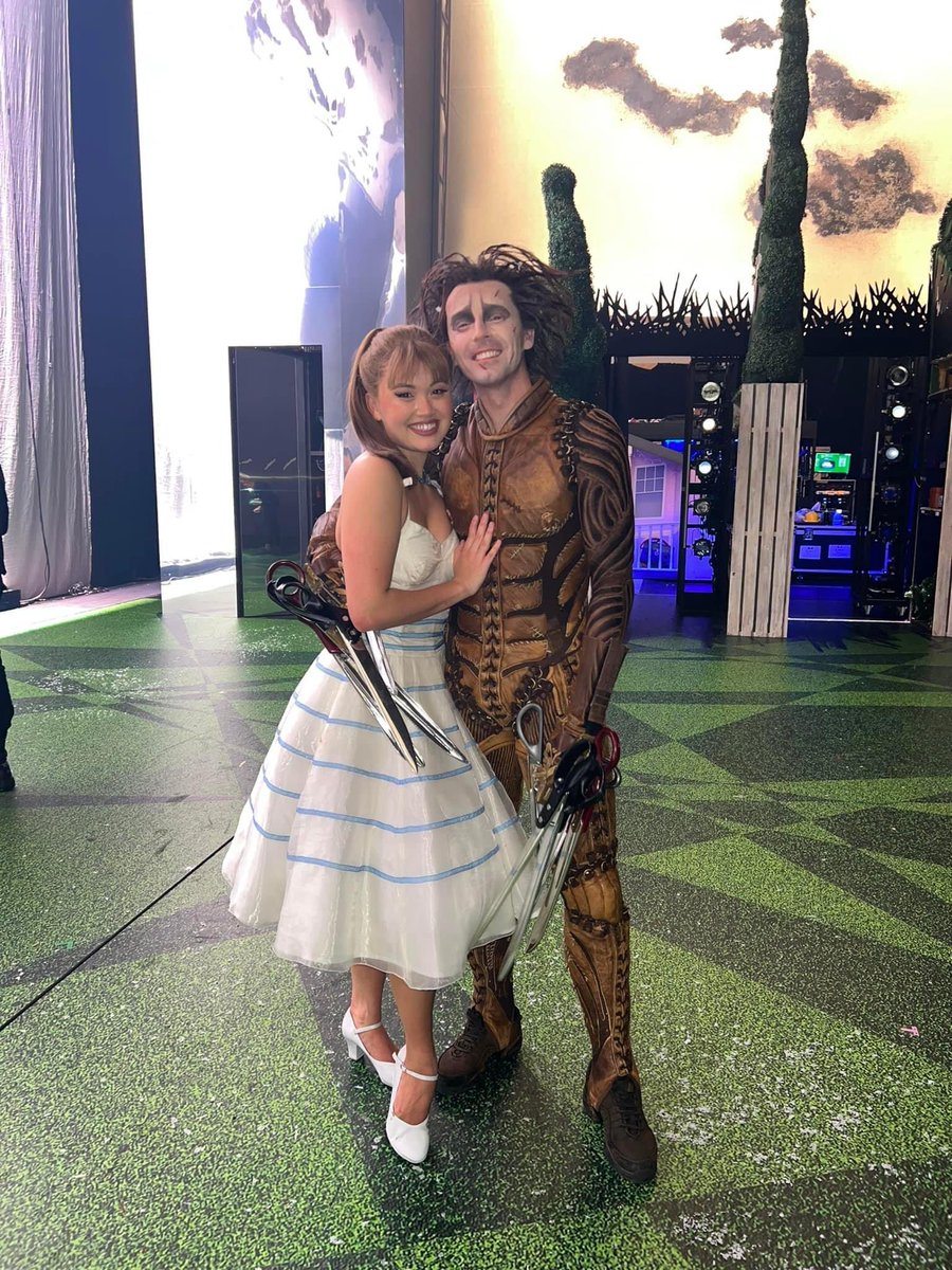 CopasExcellence's tweet photo. Huge Congratulations to Jade Copas- only child of Shaun &amp; Mee-Lin Copas who debuted as female lead Kim Boggs in Edwardscissorhands at the Lowry, Theatre, Manchester. Massive Congratulations from everyone at Copas- an outstanding achievement! #jadecopas #edwardscissorhands #star https://t.co/S3NrXOocW8