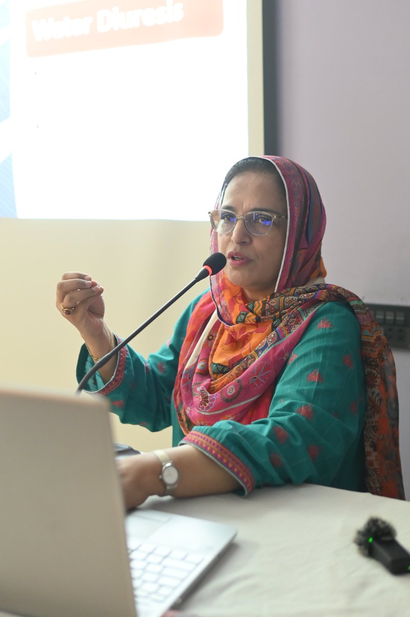 Dr Arshalooz Rehman, Pediatric Nephrologist
speaking on 'Approach to Polyuria' at #RenalTubularDisorders seminar organized by Sindh Institute of Child Health and Neonatology #PediatricNephrology #SICHN #ChildrensHospital #NephrologyEducation #KidneyHealth #FutureofPediatrics