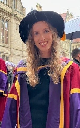 Fabulous to see Dr Norina Gasteiger, (@NorinaGasteiger) at her @OfficialUoM graduation ceremony today. More info about Norina's research, along with info about all our other @ARC_GM_ funded PhD Fellows, can be found ⬇ 📎 bit.ly/3Reo8yB