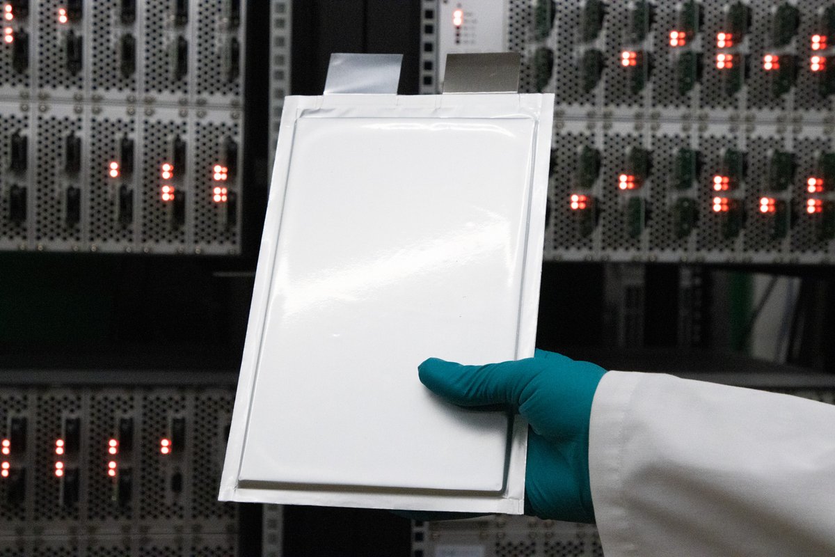 COBRA (@cobra_batteries) on Twitter photo Our partners have developed Spain’s first large-format cobalt-free lithium-ion #battery prototype! 🇪🇸🔋
This innovation, in its pre-commercial phase, has been co-funded by the <a href="/EU_Commission/">European Commission</a>'s H2020 program, with a budget of nearly €12 million.
Read👉projectcobra.eu/2023/12/11/spa… Our partners have developed Spain’s first large-format cobalt-free lithium-ion #battery prototype! 🇪🇸🔋
This innovation, in its pre-commercial phase, has been co-funded by the <a href="/EU_Commission/">European Commission</a>'s H2020 program, with a budget of nearly €12 million.
Read👉projectcobra.eu/2023/12/11/spa…
