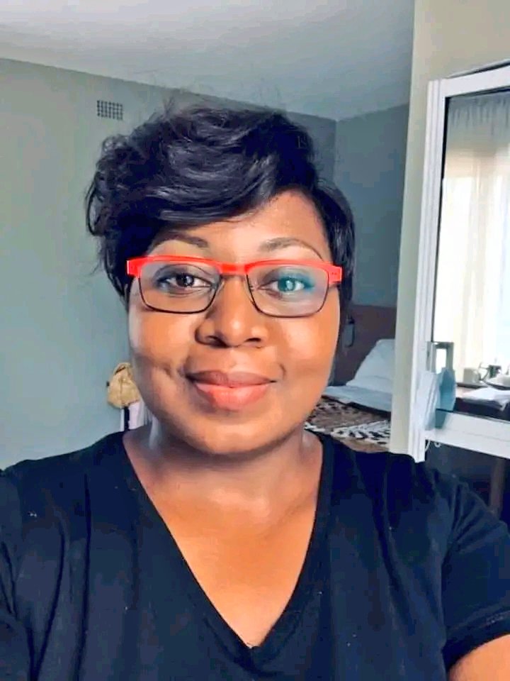 Zambia's first Plastic Surgeon Dr. Nangandu Malungo-Sumbwa📷🇿🇲 

#WomenOfPower #BlackExcellence