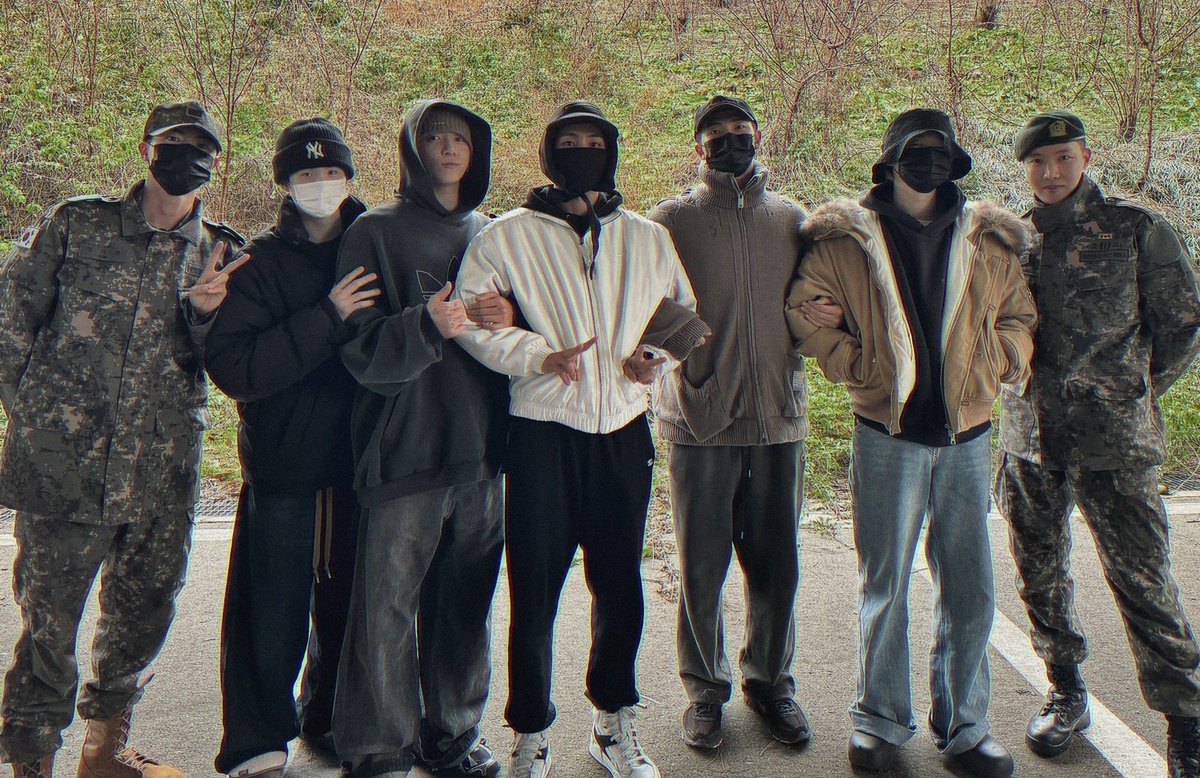 taebokkiii's tweet photo. I just realized that this is the last Ot7 pic for a while since Namjoon and Taehyung can't join to send off Jimin and Jungkook tomorrow. 😭 https://t.co/0BeSFCvCmd