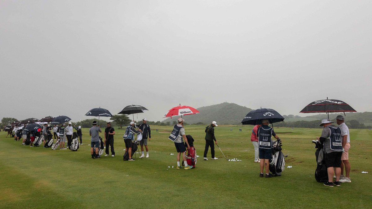 The warm-ups are done and play has resumed in the final round of the #dunhillchamps