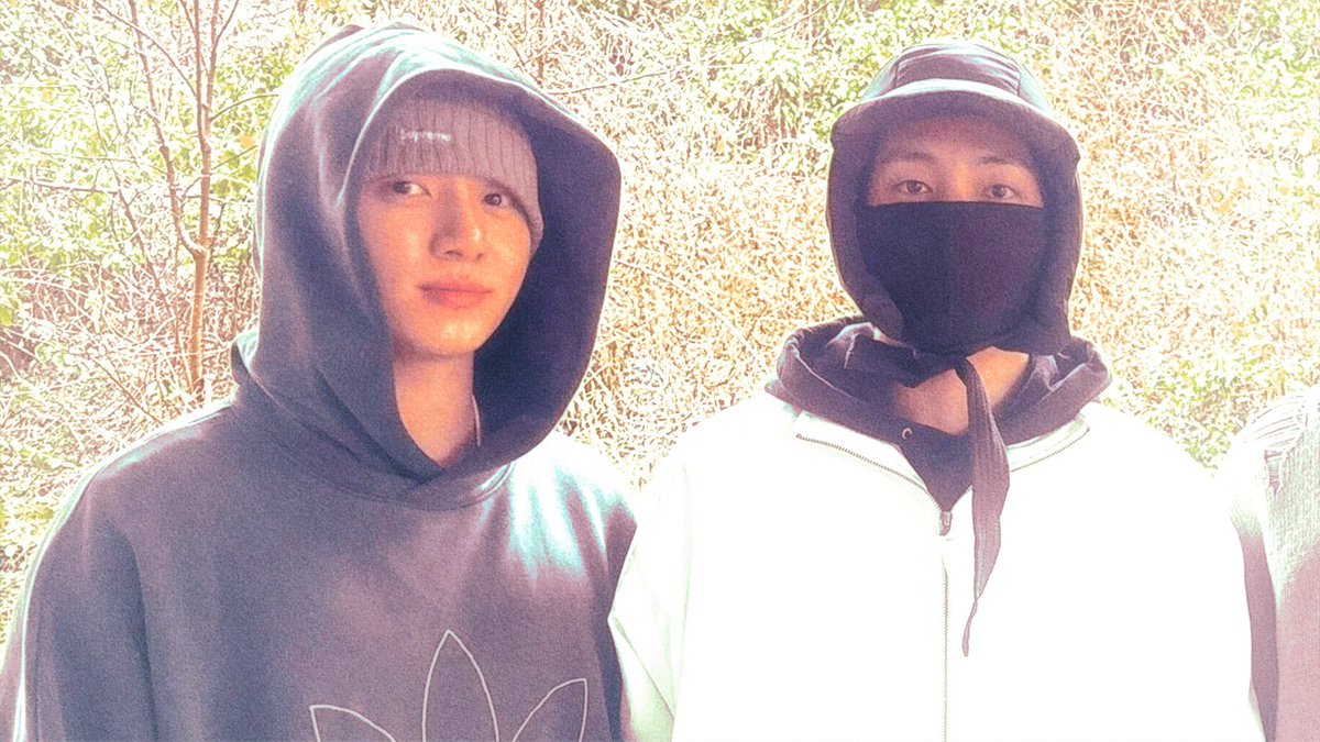 _prodkv's tweet photo. these two will literally miss eo. look at the the grip, inseparable duo. 🥺 https://t.co/1I44jzqQHC