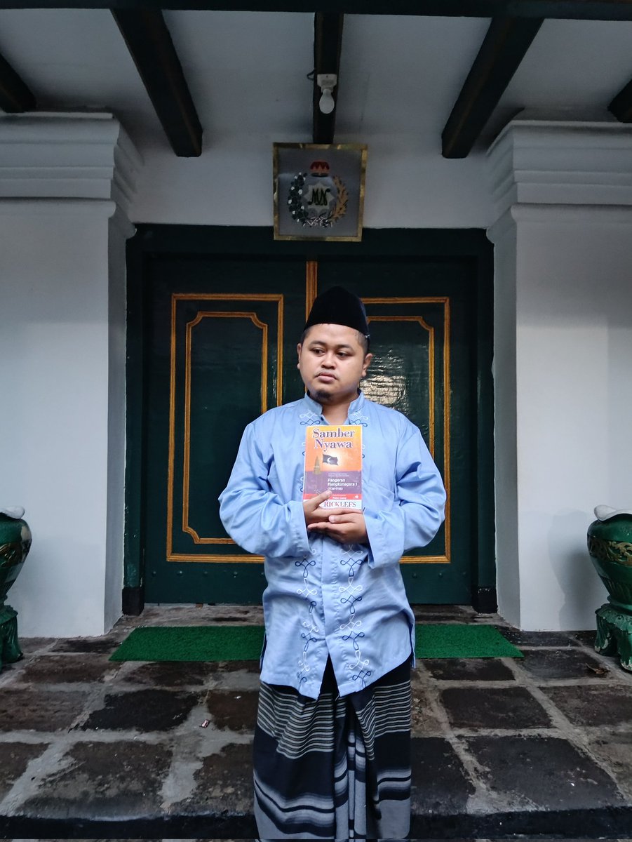 Rasanya tak ckp utk mmhmi beliau (P Adipati Mangkunegara Senopati Panoto Baris Lelana Adi Kareng Noto) hny dri sebuah buku. Prl kiranya menziarahi beliau d tmpt peristirahatan terakhirnya d Astana Mangadeg. 
Semboyan bliau tijitibeh (mati siji mati kabeh, mukti siji nukti kabeh).