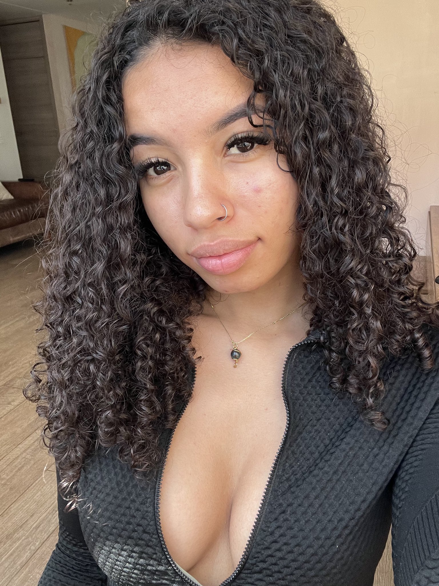 Valery Vayness on X: first post again✌🏻 i miss my old account :(  t.coootaX9pzVx  X