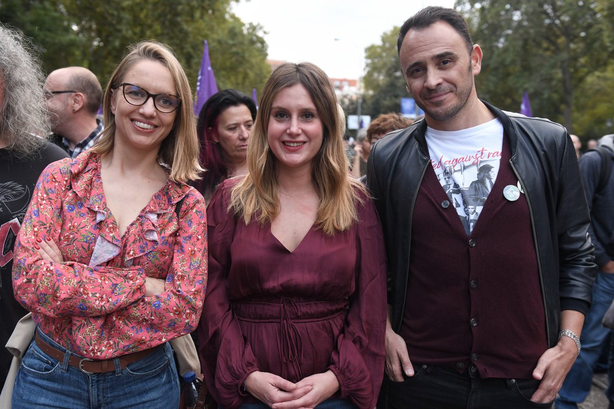 Carolalon1's tweet photo. Llevo días meditando esta decisión, no me gustan las decisiones en caliente y tras hablar con las personas que más me han apoyado en los últimos tiempos en la organización, he decidido dar un paso atrás y desvincularme de toda estructura orgánica de Podemos y de participar de manera activa en el partido, como lo venía haciendo hasta ahora. 

Hay motivos políticos, orgánicos y personales para tomar esta decisión que explico en esta carta👇