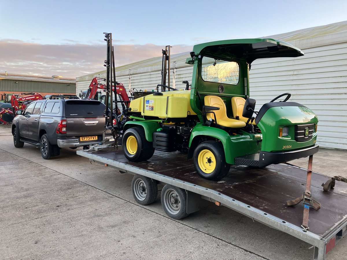 Loaded and ready to kickstart the week with this brand new top of the line @JohnDeere PrecisionSprayer. Look out for more posts and info to come 👍. @TuckwellGroup