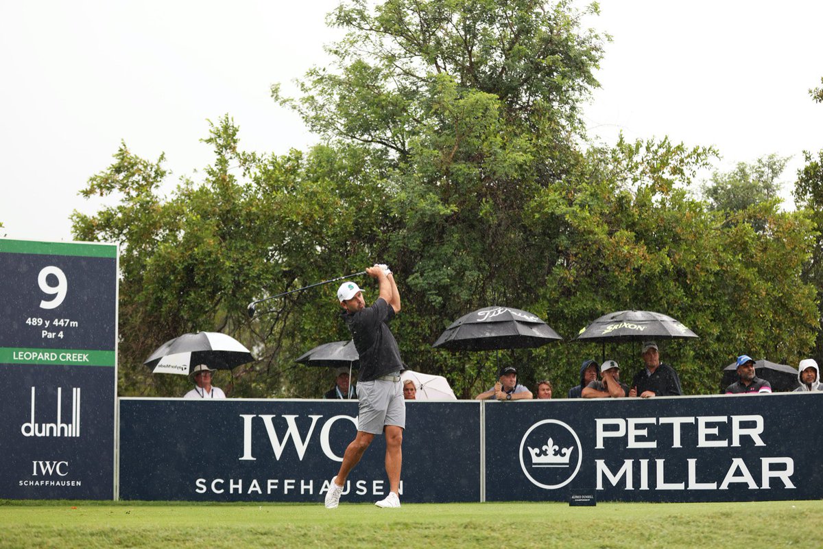 Back to back birdies for @CA_Schwartzel sees him join @Louis57TM at the top of the #dunhillchamps leaderboard on -16