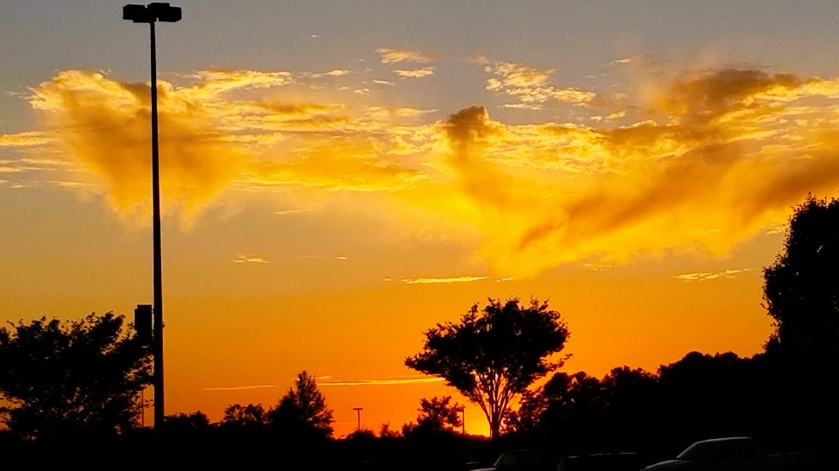 Humble1_eth's tweet photo. GM Web3 โ๏ธ โจ๏ธ๐งก
Have an amazing day ๐ โจ๏ธ
"The Burning Clouds"
#tezosnft #NotPfP #tezosart
https://t.co/JReuf508tg https://t.co/lgevlsY0Kc