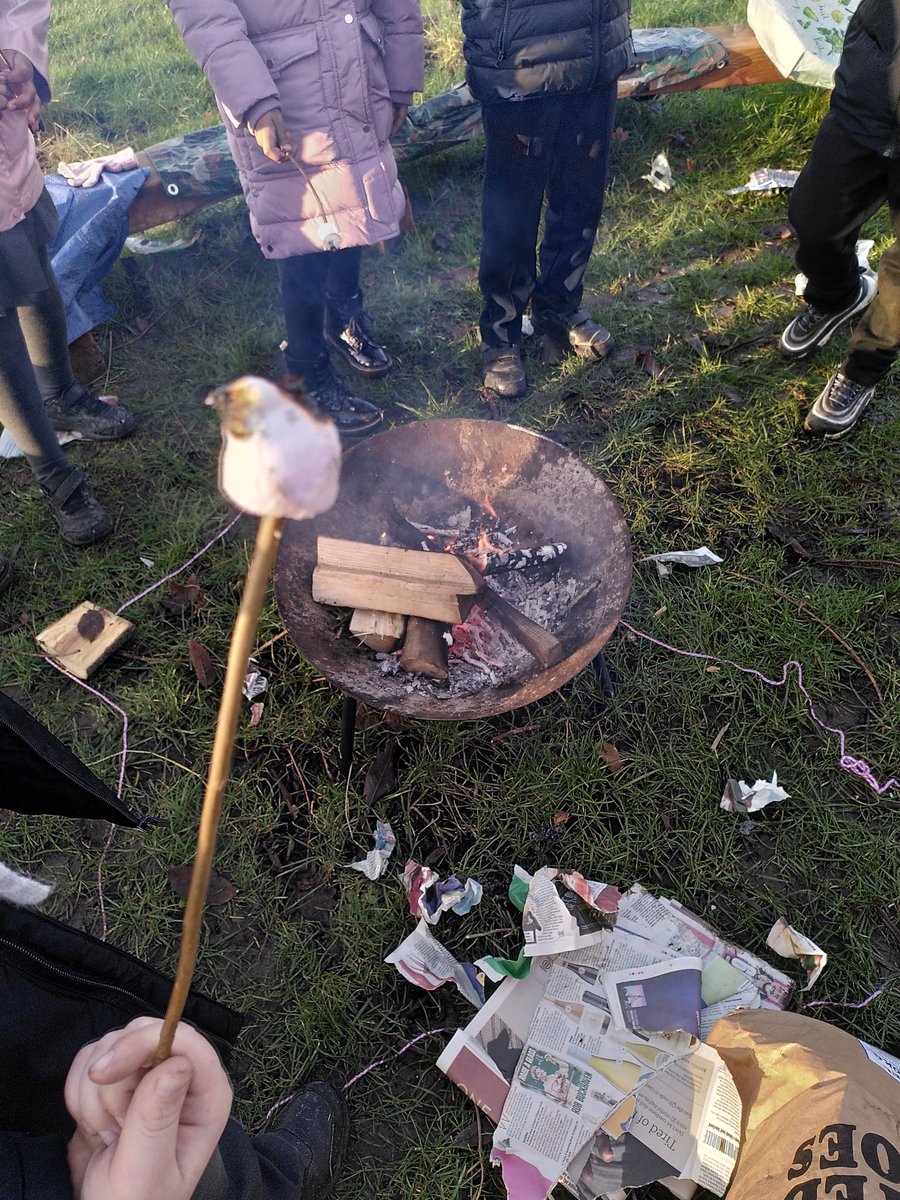 A lovely day @StPatricksLeeds last week doing learning how to light fires and den building and then chatting to the staff about how to use their outdoor space and the importance of children spending time outside #outdoorsforall #natureconnection