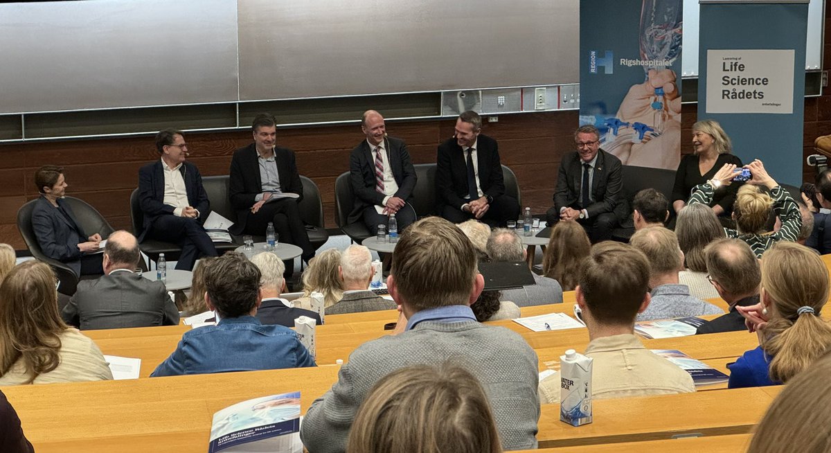 Anette Steenberg (@asteenbergdk) on Twitter photo <a href="/medicon_valley/">Medicon Valley Alliance</a> ser frem til at understøtte ambitionerne & anbefalingerne fra #LifeScienceRådet med dét, vi excellerer i: Grænseoverskridende samarbejde. Vi tror at #dklifescience & vores konkurrenceevne kun bliver stærkere gennem samarb. her i EUs største life science region. <a href="/medicon_valley/">Medicon Valley Alliance</a> ser frem til at understøtte ambitionerne & anbefalingerne fra #LifeScienceRådet med dét, vi excellerer i: Grænseoverskridende samarbejde. Vi tror at #dklifescience & vores konkurrenceevne kun bliver stærkere gennem samarb. her i EUs største life science region.