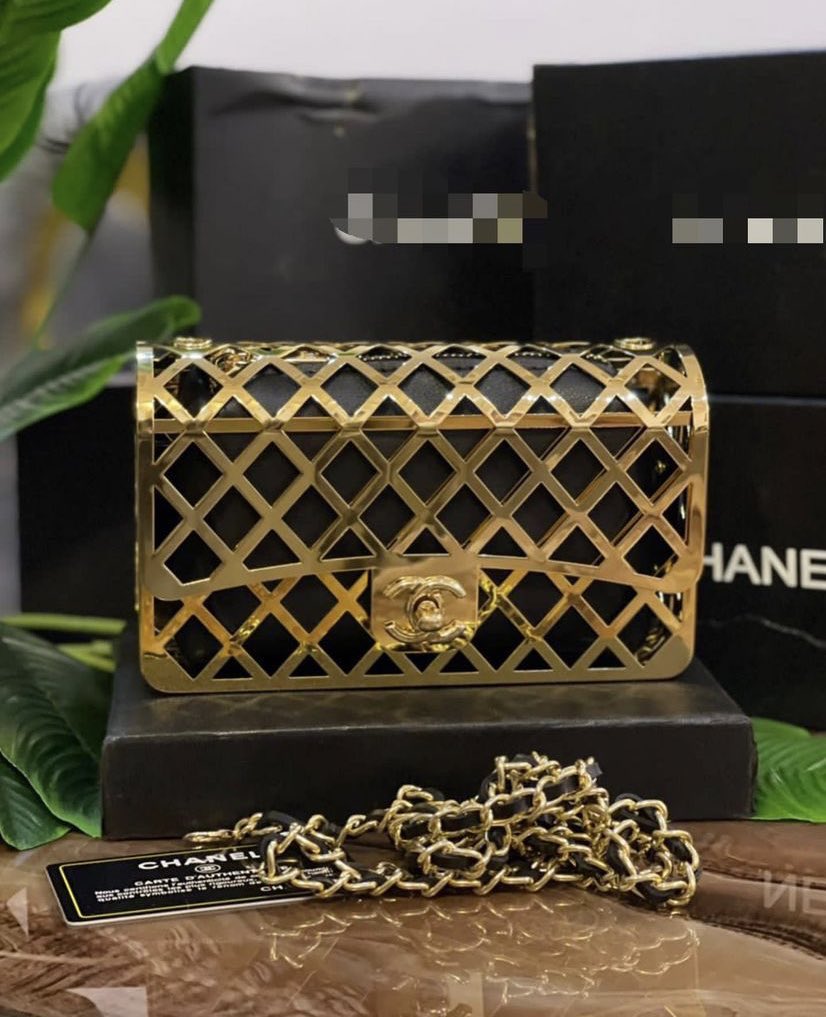 chimalretta's tweet image. Welcome to a new week. Here we sell beautiful handbags, your sure plug from designers to various collections of the best ladies companions. 
Delivery is nationwide.
Please Rt.
My customer is on your timeline