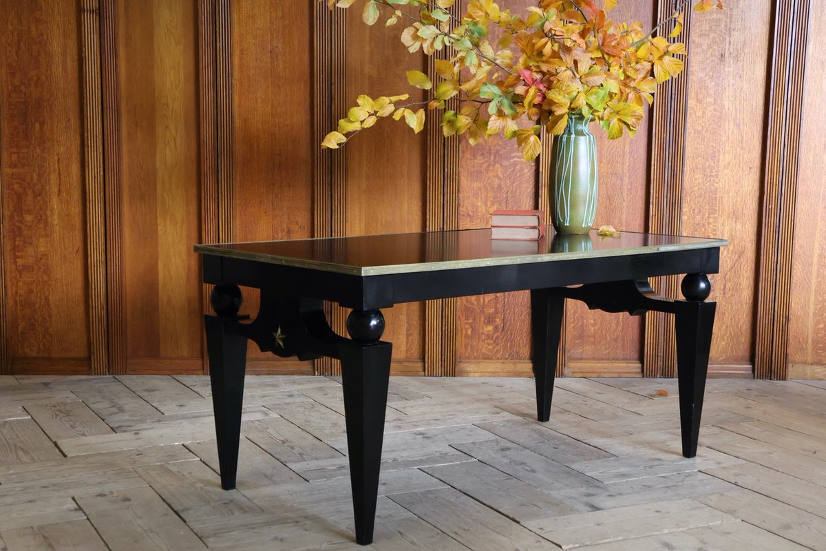 BrownriggUK's tweet image. Very Stylish Mid 20th Century French Ebonised Writing Table

rb.gy/2qgprt

#writingtable #antiquewritingtable #ebonisedtable #frenchfurniture #antique #furniture