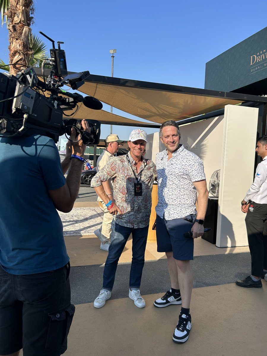 DuncV's tweet image. Making friends and meeting hero’s. Gulf Historic: The sound❤️full grid of 3L Ford DFV powered cars was the biggest thrill to witness, and it was hard racing in every class. Little bit of winter sun helps. Thanks @dsceditor  @hayleyedmonds and the team behind us all. 🌟 #StopandGo