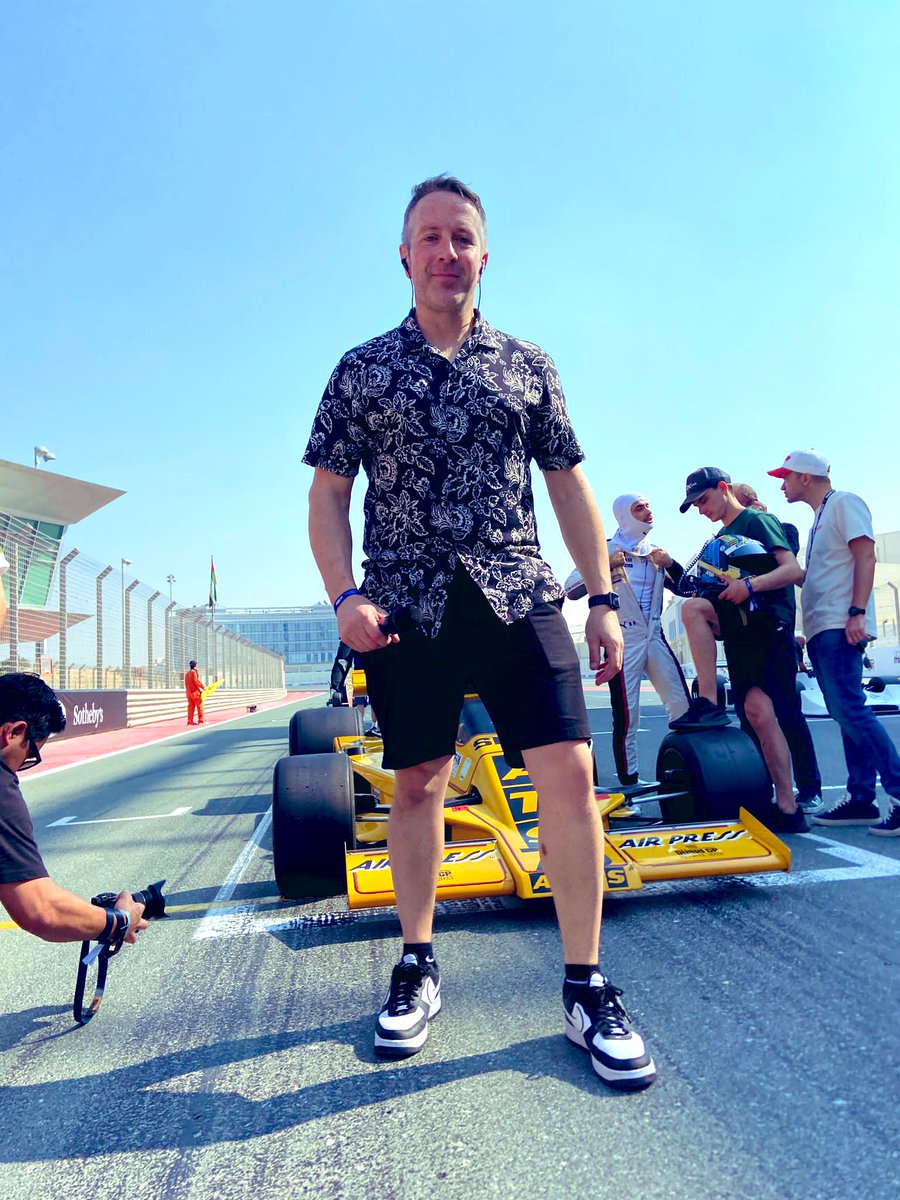 DuncV's tweet image. Making friends and meeting hero’s. Gulf Historic: The sound❤️full grid of 3L Ford DFV powered cars was the biggest thrill to witness, and it was hard racing in every class. Little bit of winter sun helps. Thanks @dsceditor  @hayleyedmonds and the team behind us all. 🌟 #StopandGo