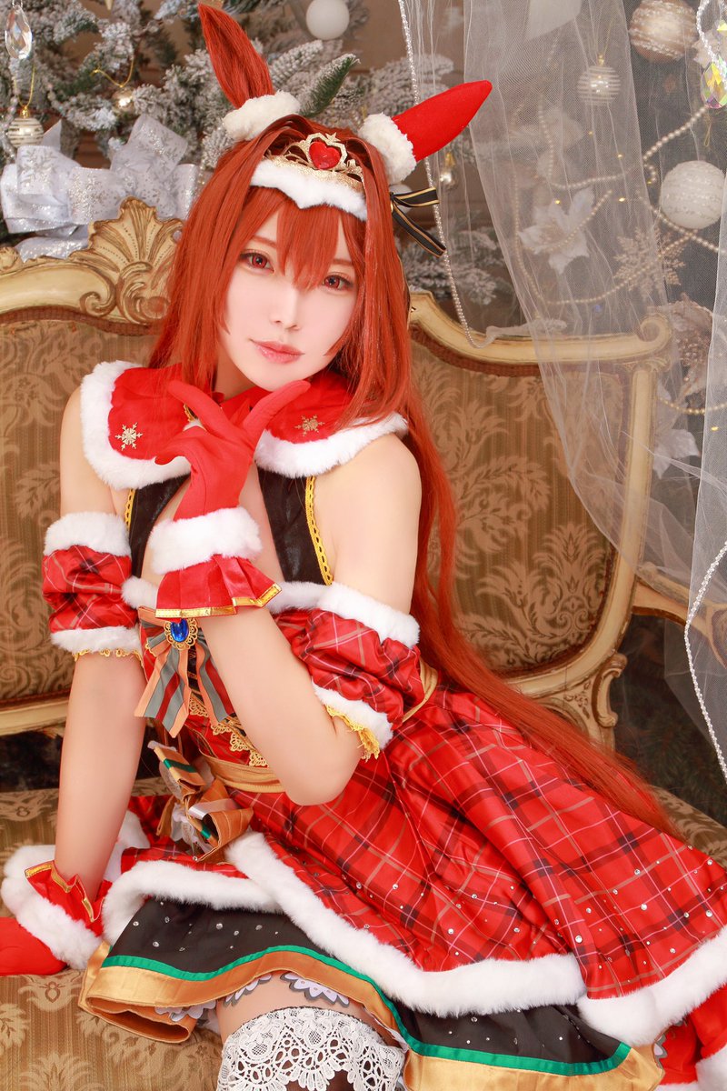 【cosplay】 ウマ娘プリティーダービー 　　　/ ダイワスカーレット🎄❤️ 『 すれ違う子たちみんな、 　　　すっごく褒めてくれるの！ ' 冬の王女さま ' みたいって… 　　　　　　ふふ、すごいたとえ！ 』