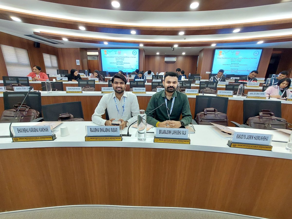 Brijrajsinh Vala (રાહી✍️) tweet media